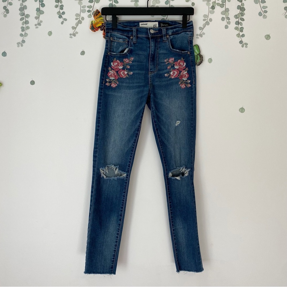 Garage Premium Ultra High Rise Floral Embroidered Distressed Skinny Jeans Size 1